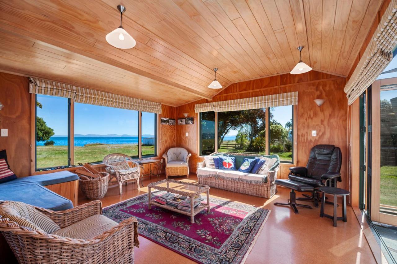 Lakeside Lodge - Tauranga Taupo Holiday Home Kuratau ภายนอก รูปภาพ