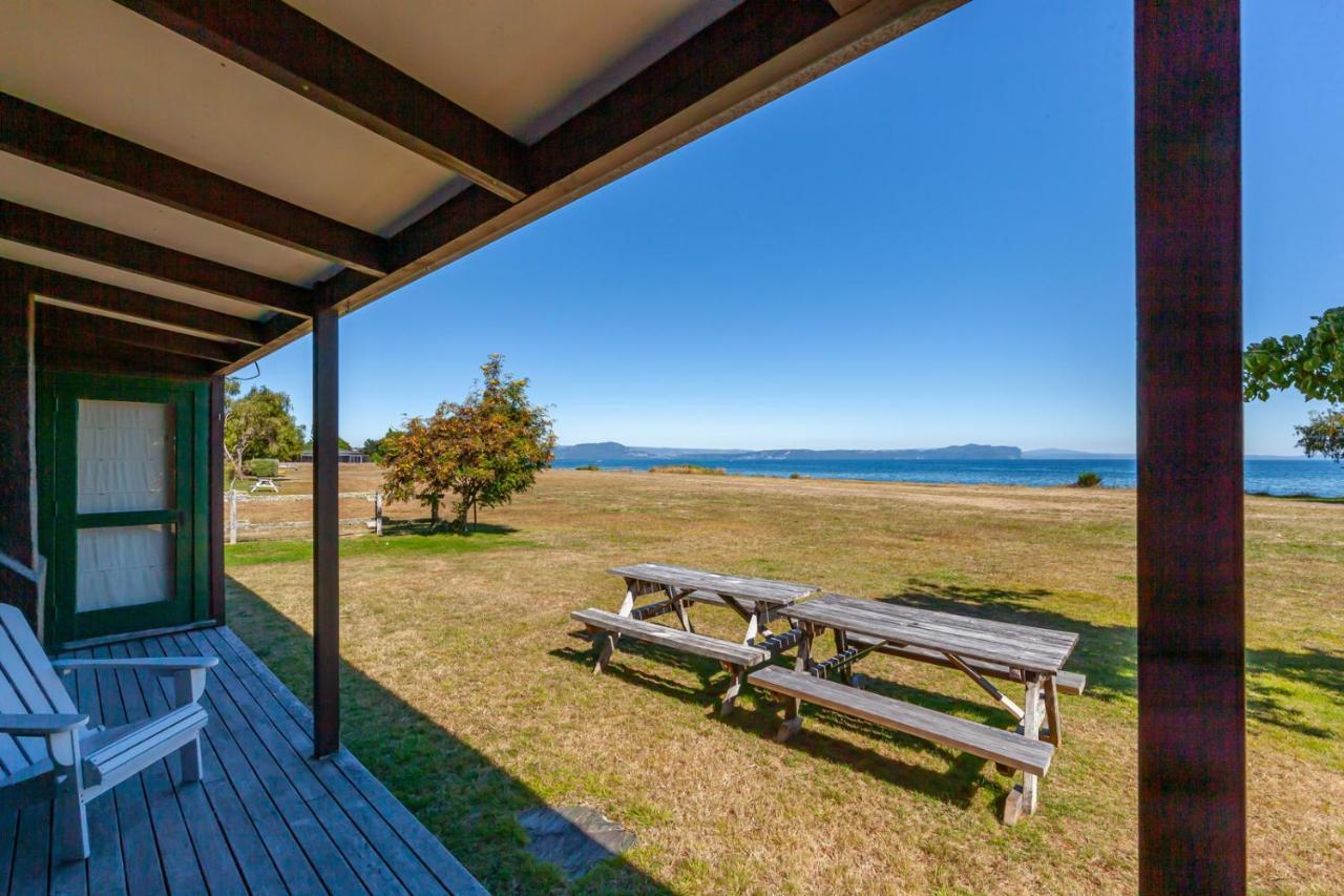 Lakeside Lodge - Tauranga Taupo Holiday Home Kuratau ภายนอก รูปภาพ