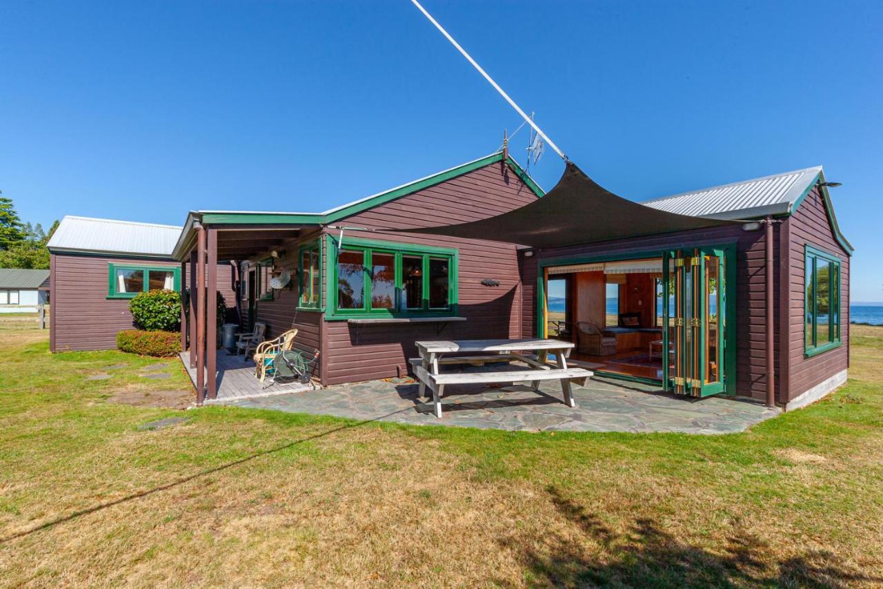 Lakeside Lodge - Tauranga Taupo Holiday Home Kuratau ภายนอก รูปภาพ